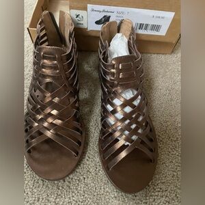 Tommy Bahama Metallic Bronze Sandals